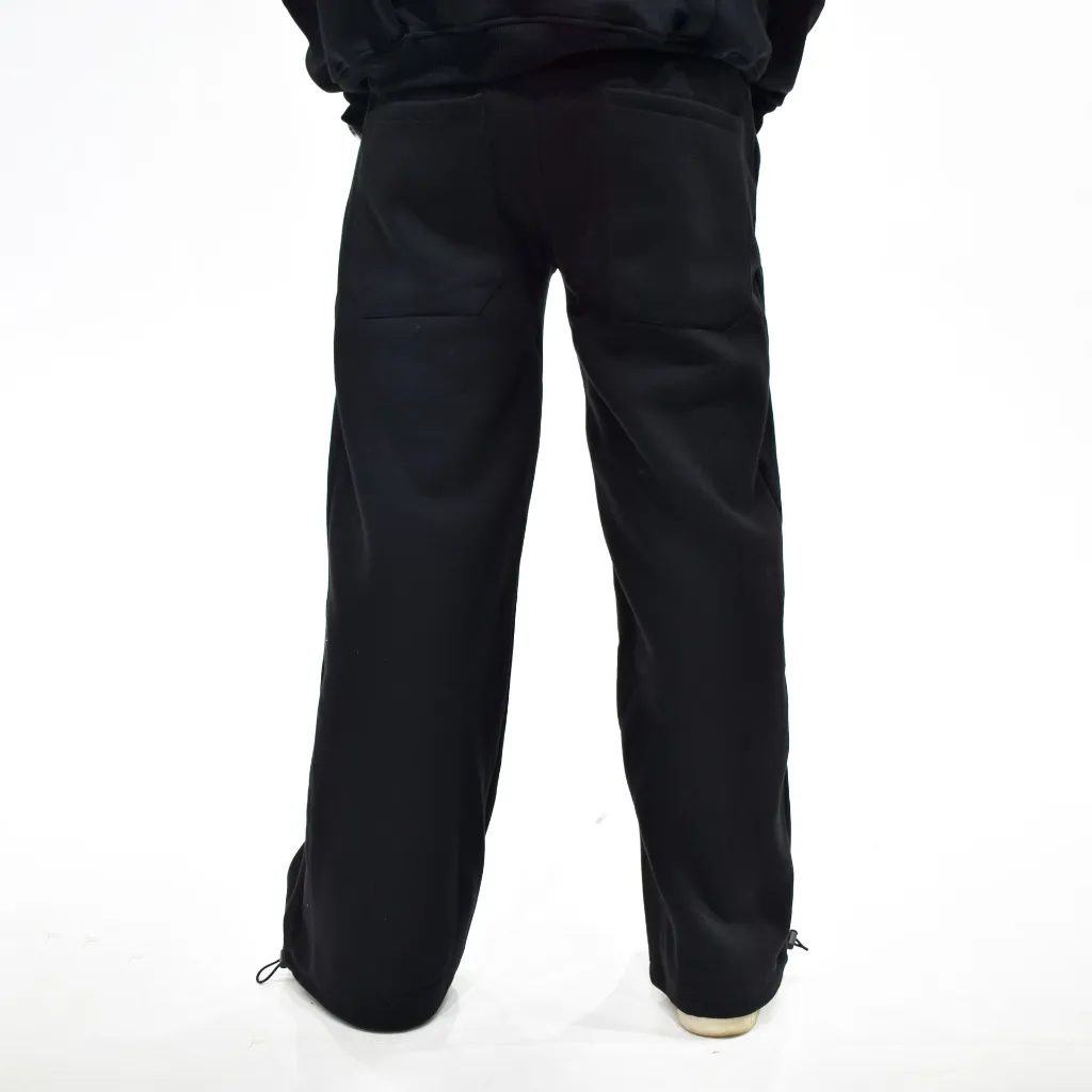 Pants capsules black back.webp